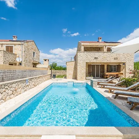 Willa Karin With Heated Pool Privlaka (Zadar)