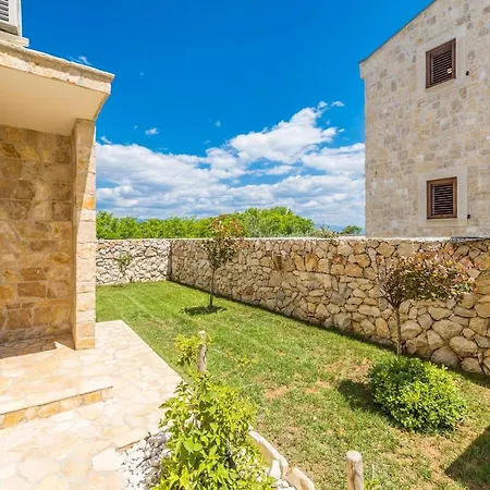 Villa Karin With Heated Pool *