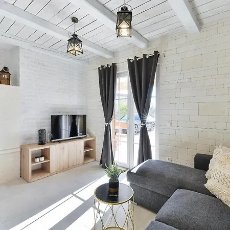 Villa Karin With Heated Pool Privlaka (Zadar)